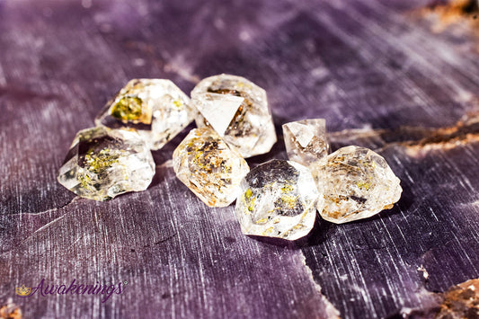 Petroleum Oil in Quartz - Rough Raw Natural