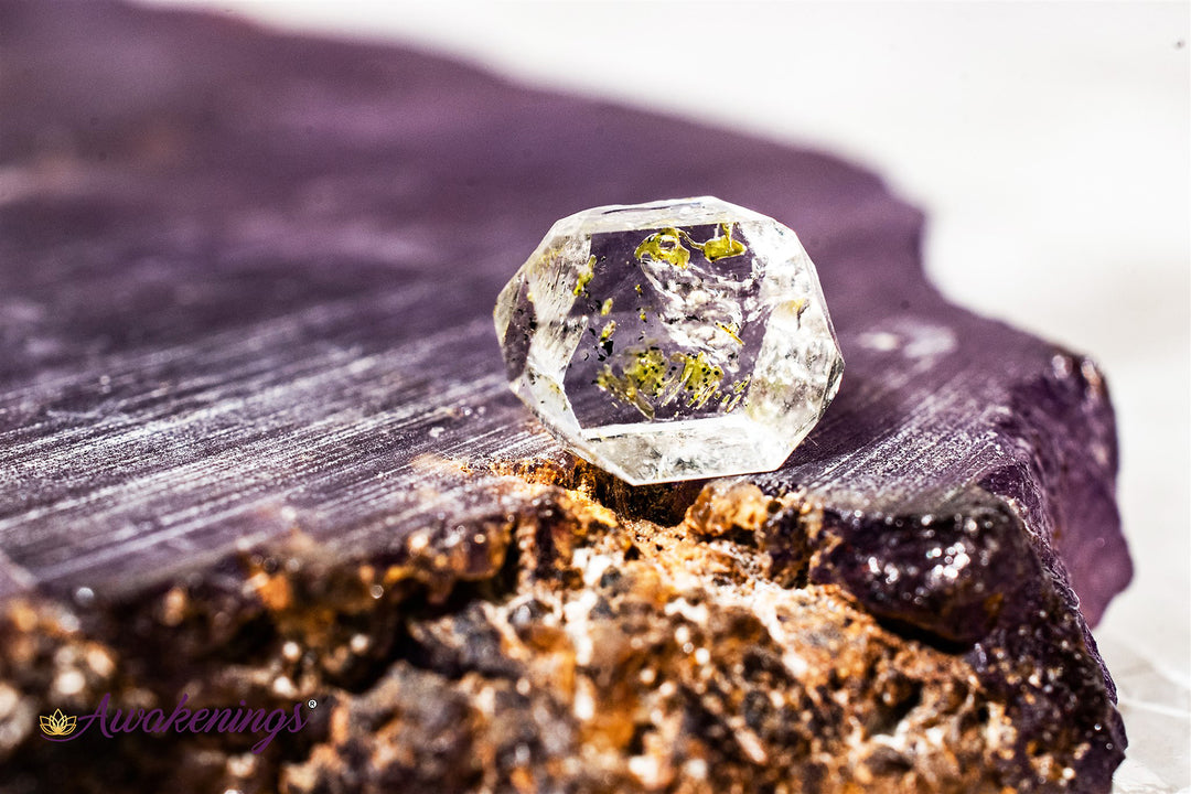 Petroleum Oil in Quartz - Rough Raw Natural