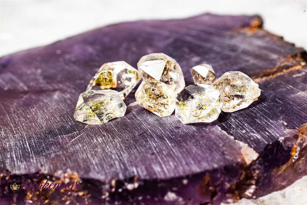 Petroleum Oil in Quartz - Rough Raw Natural